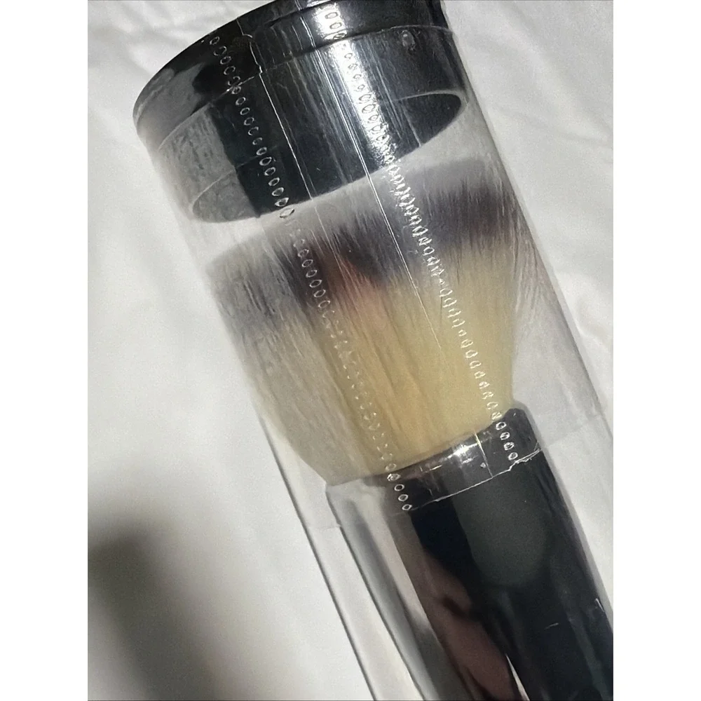 it Cosmetics Heavenly Luxe Flat Top Buffing Foundation Brush No.6 Sealed NIB